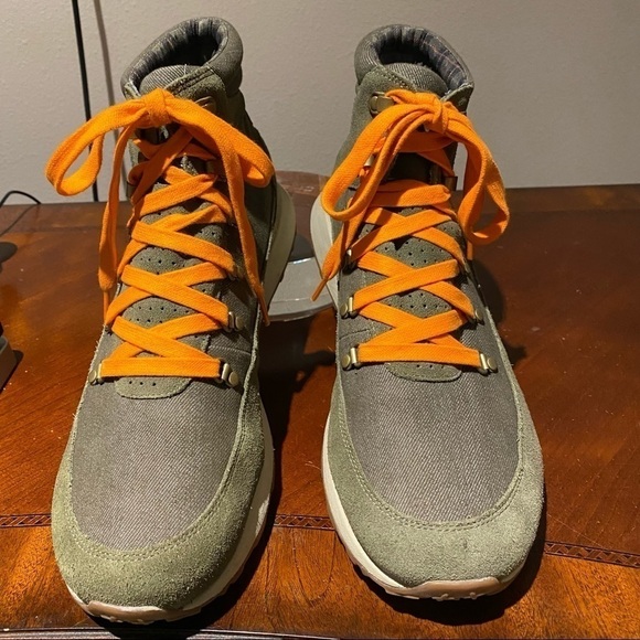 Men's Merrell Ashford Chukka
Size 13 Orange/Green EUC - Picture 2 of 8